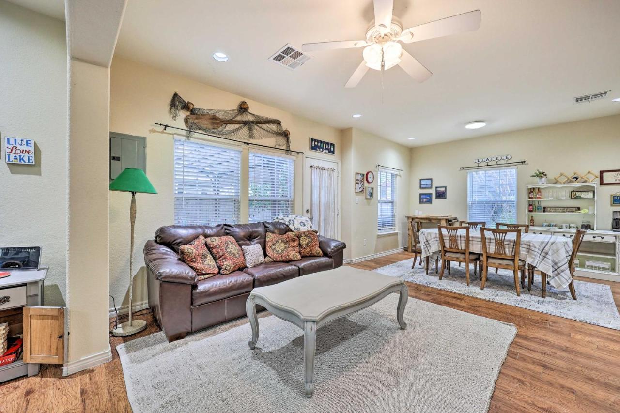 Inviting Afton Townhome With Hot Tub, Walk To Lake! Ngoại thất bức ảnh