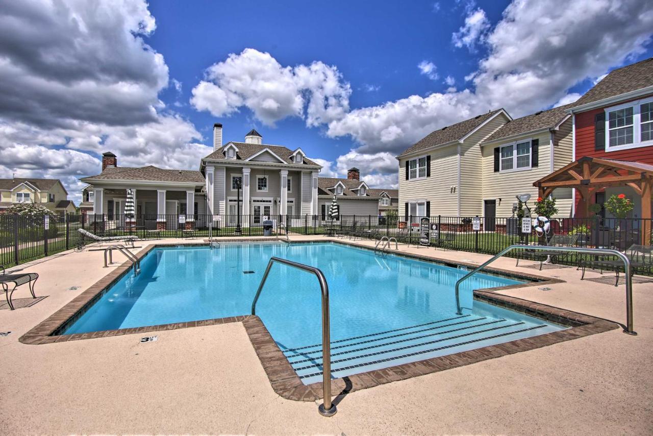Inviting Afton Townhome With Hot Tub, Walk To Lake! Ngoại thất bức ảnh